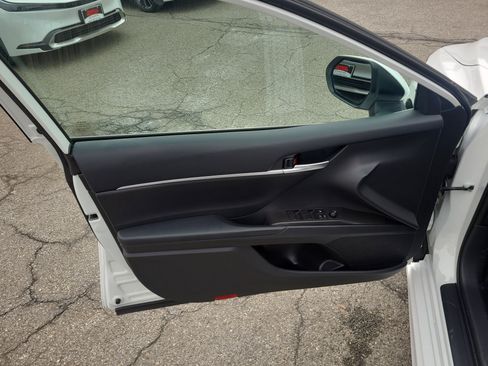 Used 2023 Toyota Camry SE image 15