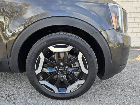 Used 2023 Kia Telluride EX AWD/4WD image 2