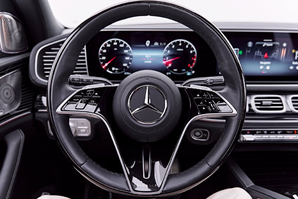 Used 2024 Mercedes-Benz Maybach GLS 600 4MATIC image 59