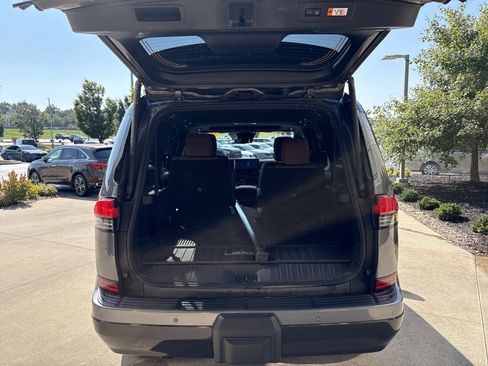 Used 2025 Lexus GX 550 w/ Cold Area Package AWD/4WD image 32