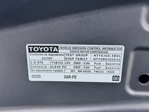 Used 2017 Toyota Camry SE FWD image 19