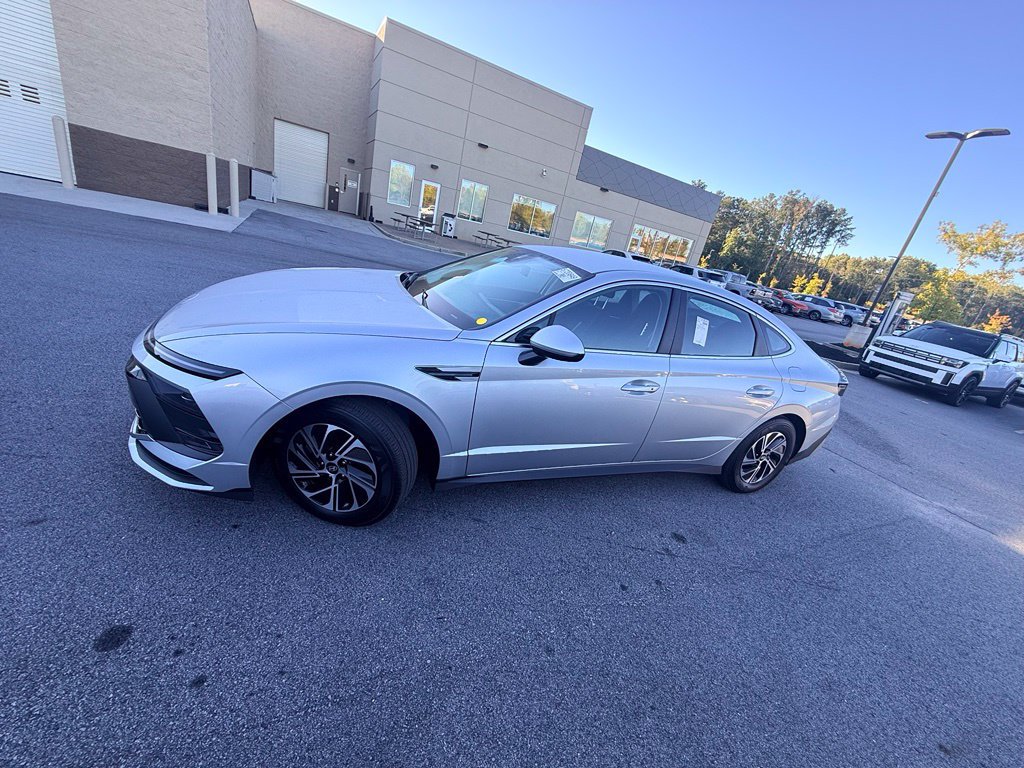 Certified 2026 Hyundai Sonata Blue FWD image 3
