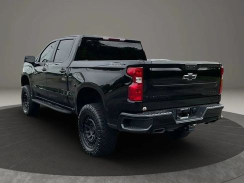 Used 2024 Chevrolet Silverado 1500 Custom Trail Boss w/ Midnight Edition AWD/4WD image 5