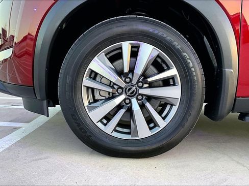 Used 2022 Nissan Pathfinder SL image 11