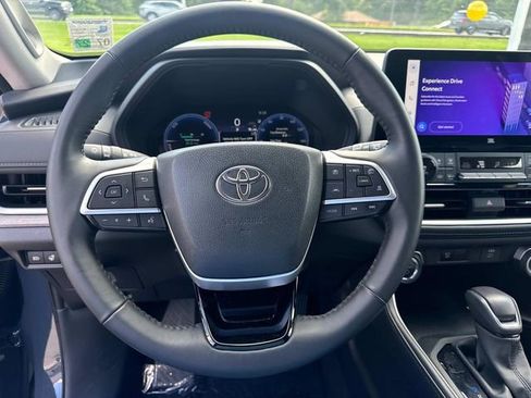 Used 2025 Toyota Grand Highlander AWD Hybrid image 29