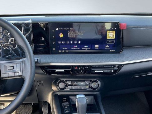 New 2026 Nissan Kicks SV image 8