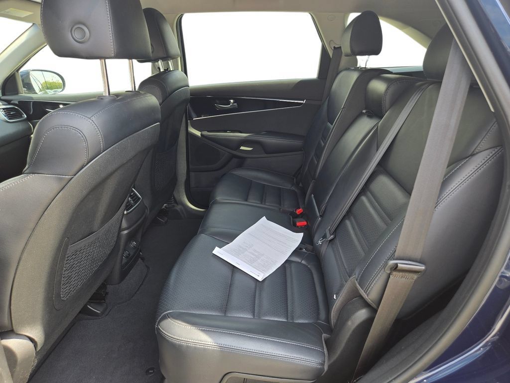 Used 2019 Kia Sorento EX FWD image 19