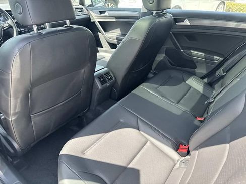 Used 2019 Volkswagen Golf SE FWD image 10