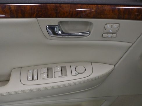 Used 2007 Cadillac DTS Luxury I w/ Trunk Convenience Package image 11