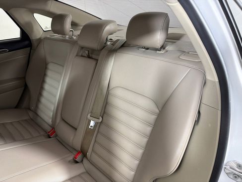 Used 2019 Ford Fusion SEL image 20