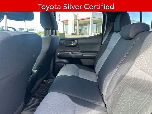 Used 2021 Toyota Tacoma TRD Off-Road image 2