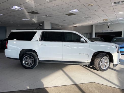 Used 2016 GMC Yukon XL SLE w/ Convenience Package image 10