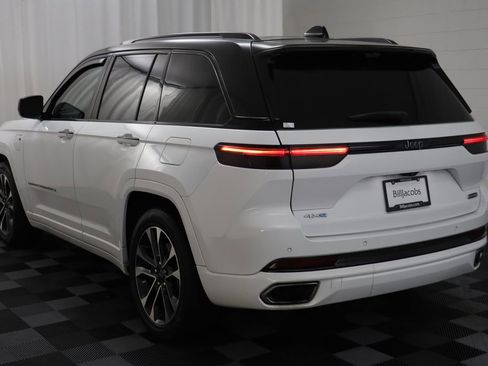 Used 2023 Jeep Grand Cherokee Overland w/ Advanced Protech Group III image 17