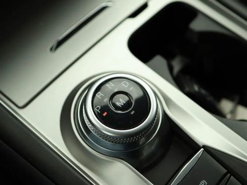 Used 2020 Ford Explorer XLT w/ Comfort Package image 21