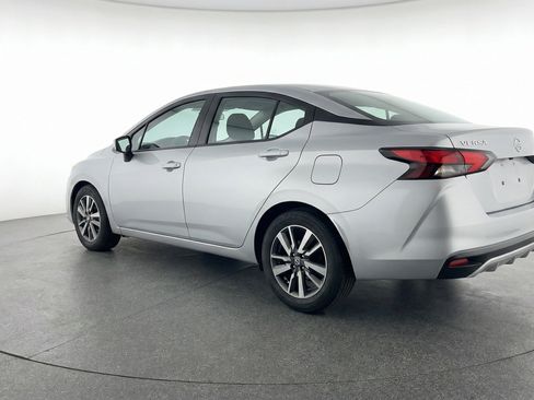 Used 2025 Nissan Versa SV image 6