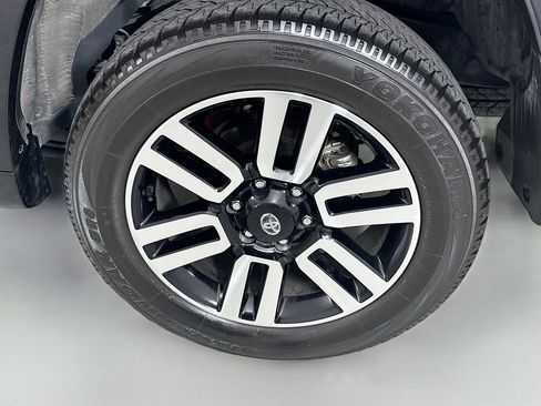 Used 2022 Toyota 4Runner Limited image 28