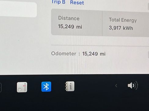 Used 2024 Tesla Model Y Long Range image 16