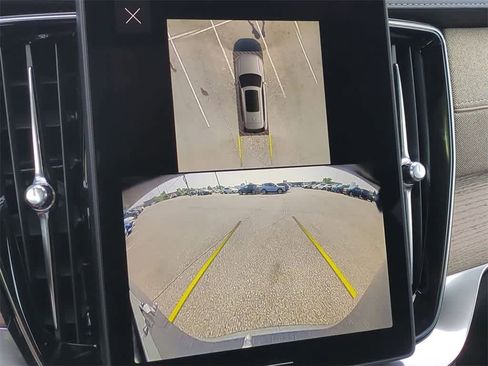 Used 2026 Volvo XC90 B5 Plus w/ Protection Package Premier image 28