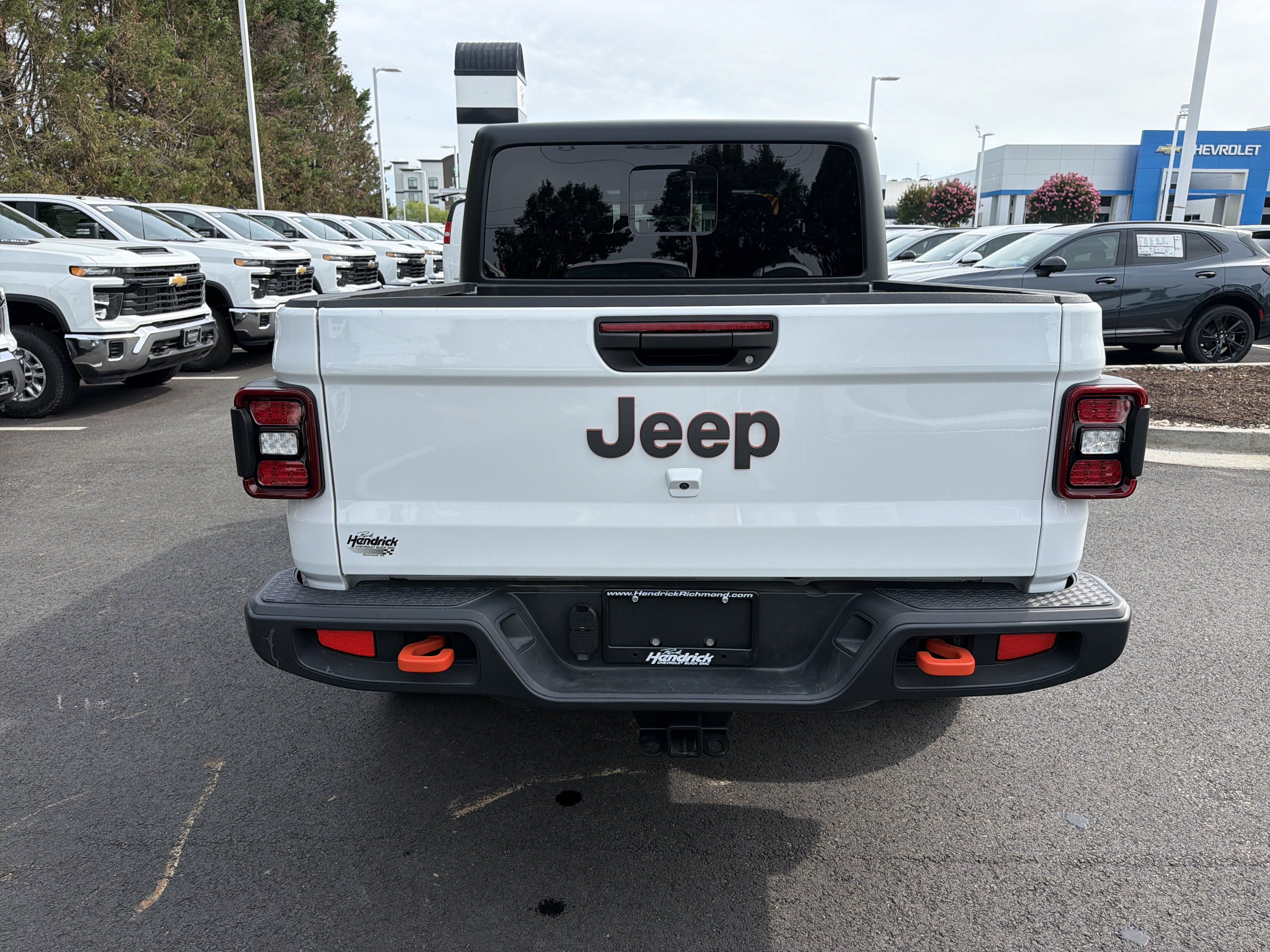 Used 2026 Jeep Gladiator Mojave AWD/4WD image 9
