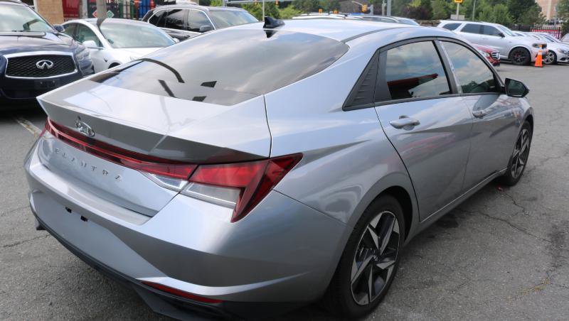 Used 2023 Hyundai Elantra SEL w/ Convenience Package FWD image 7
