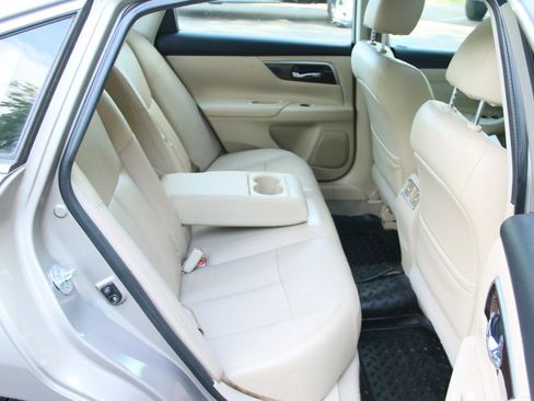 Used 2014 Nissan Altima 2.5 SL w/ Technology Package FWD image 17