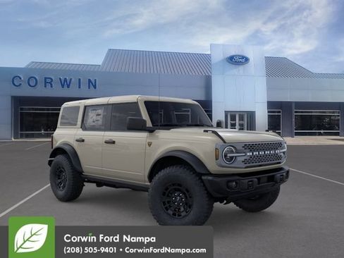 New 2026 Ford Bronco Badlands w/ Sasquatch Package AWD/4WD image 1