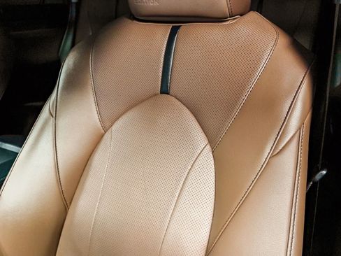 Certified 2025 Toyota Highlander Limited AWD/4WD image 29