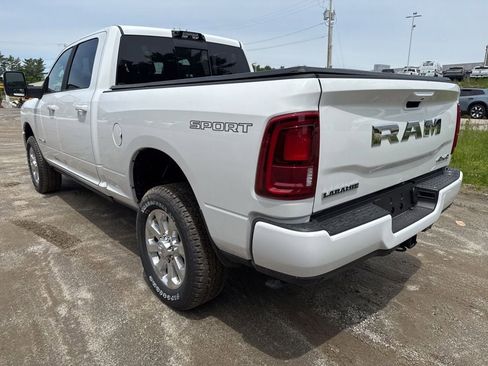 New 2026 RAM 2500 Laramie AWD/4WD image 3