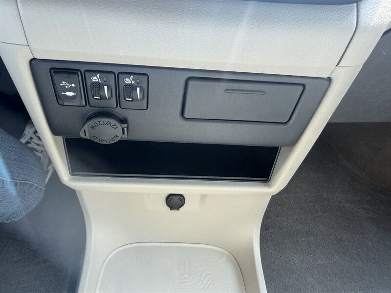 Used 2015 Toyota Sienna XLE w/ XLE Navigation Package AWD/4WD image 19