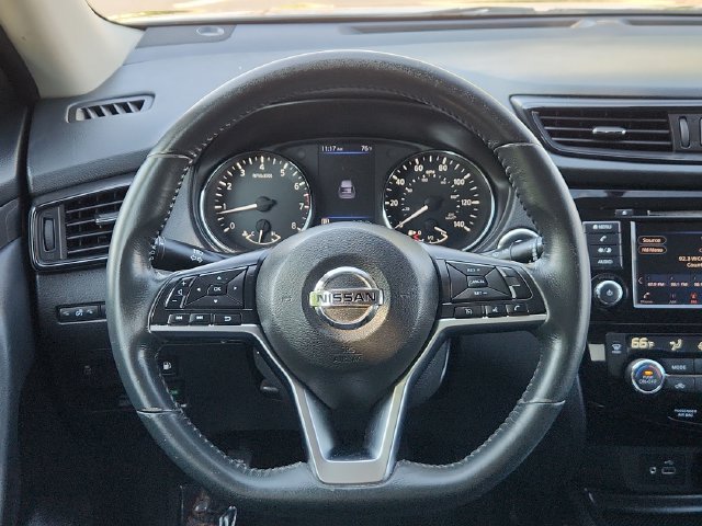 Used 2018 Nissan Rogue SV AWD/4WD image 35