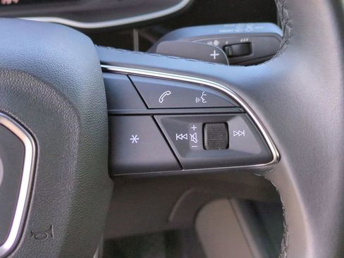 Used 2024 Audi Q3 2.0T Premium image 30