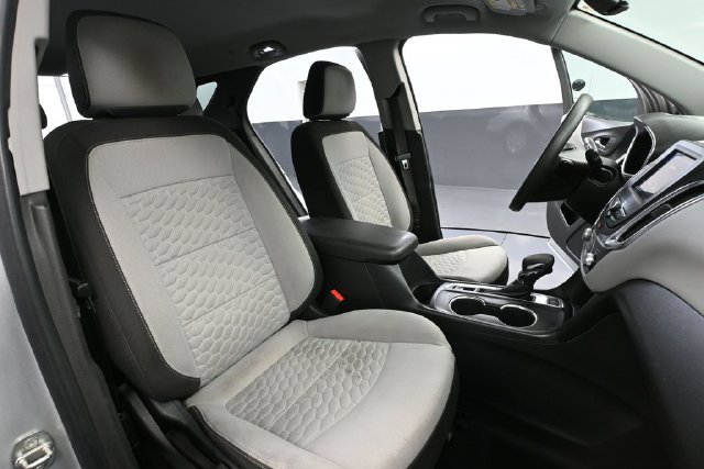 Used 2020 Chevrolet Equinox LS w/ LS Convenience Package AWD/4WD image 36