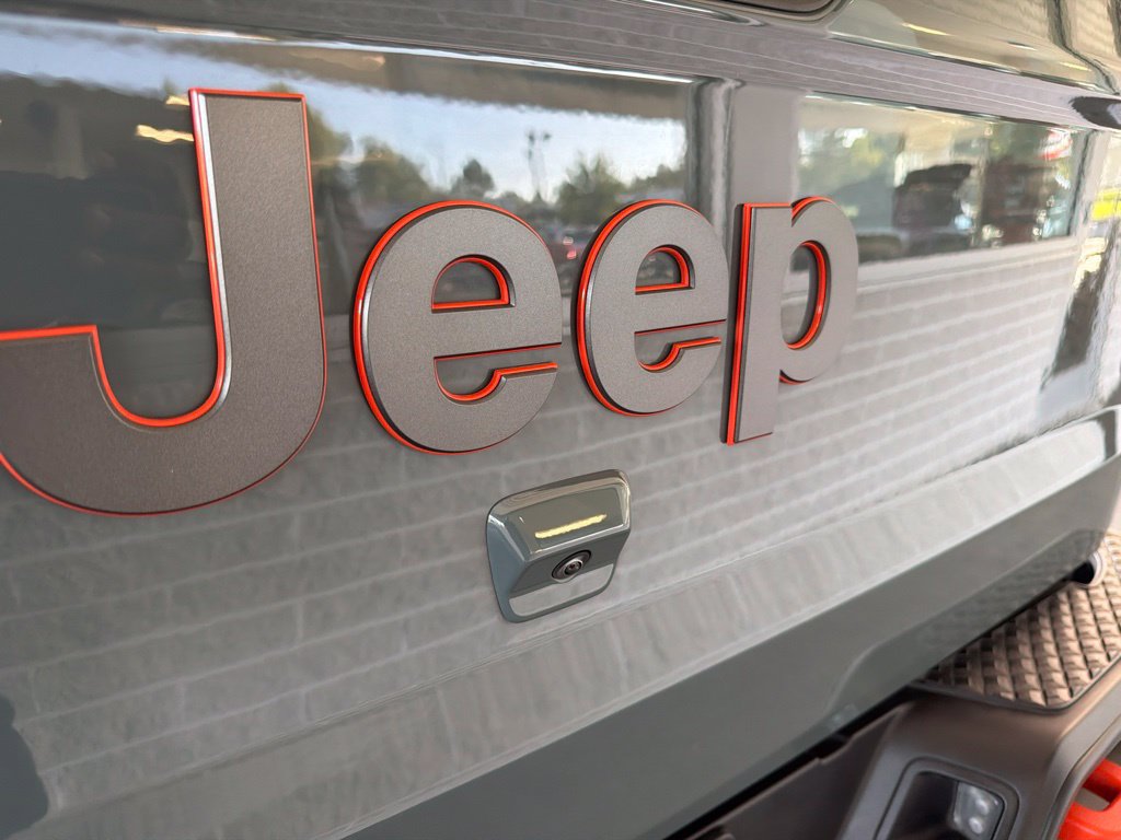 Used 2026 Jeep Gladiator Mojave AWD/4WD image 4