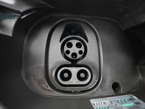 Used 2023 Volkswagen ID.4 Pro S Plus AWD/4WD image 10