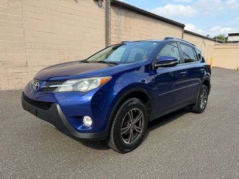 Used 2015 Toyota RAV4 XLE AWD/4WD image 3