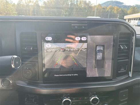 New 2026 Ford F250 Lariat w/ Black Appearance Package image 26