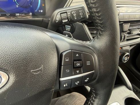 Used 2020 Ford Escape Titanium AWD/4WD image 19