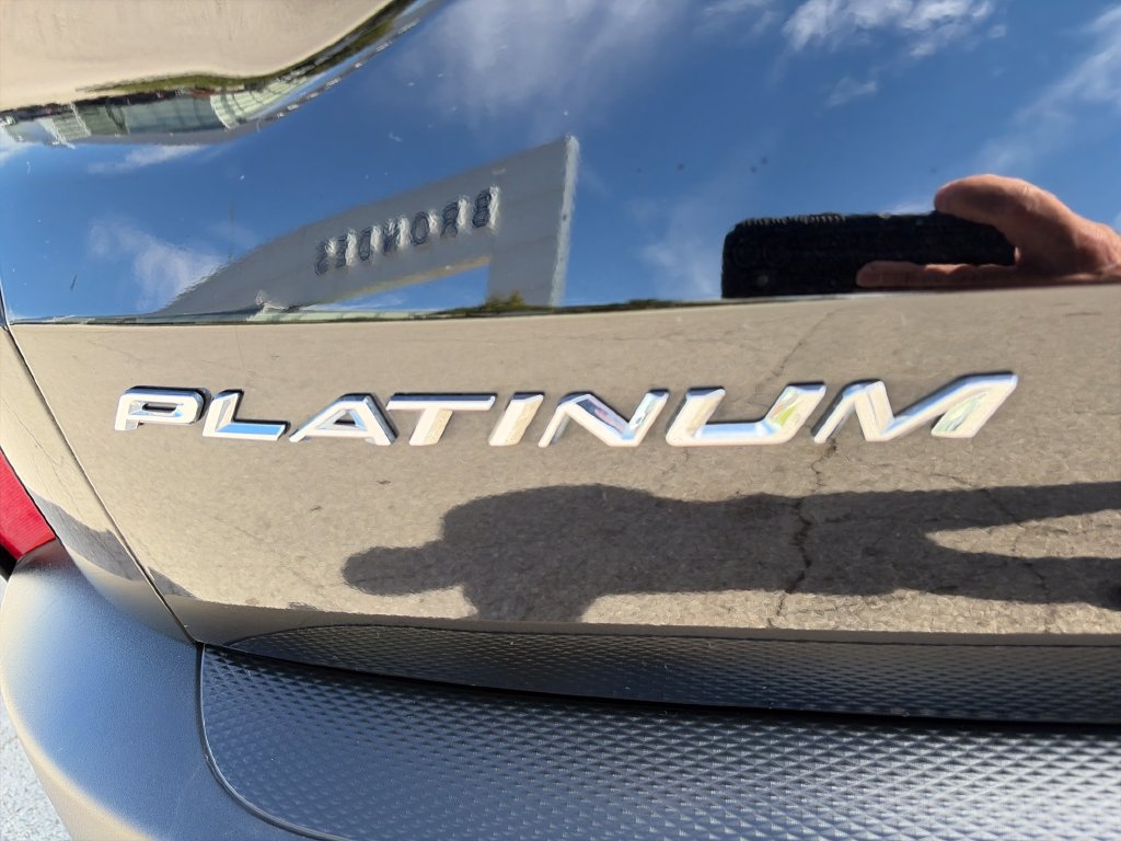 Used 2023 Ford Escape Platinum AWD/4WD image 10