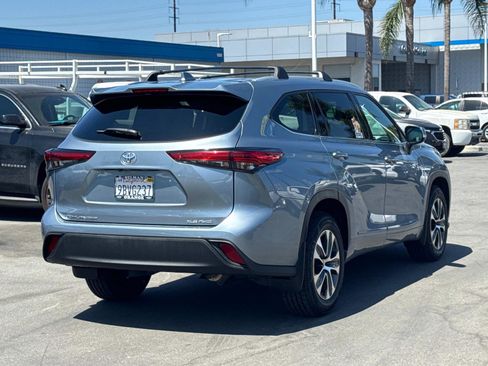 Used 2022 Toyota Highlander XLE image 5
