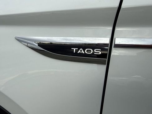 Used 2024 Volkswagen Taos SE AWD/4WD image 13