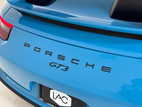Used 2018 Porsche 911 GT3 w/ Sport Chrono Package RWD image 34