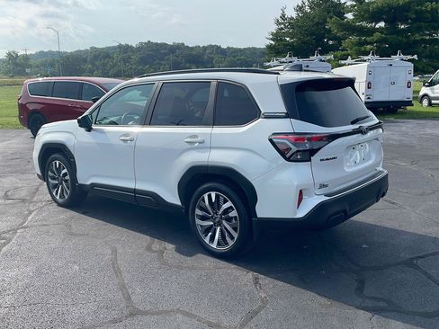 Used 2026 Subaru Forester Touring AWD/4WD image 3