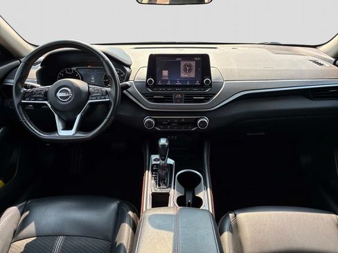Used 2024 Nissan Altima 2.5 SR FWD image 17