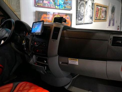 Used 2015 Mercedes-Benz Sprinter 2500 image 31