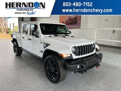 Used 2025 Jeep Gladiator Sport