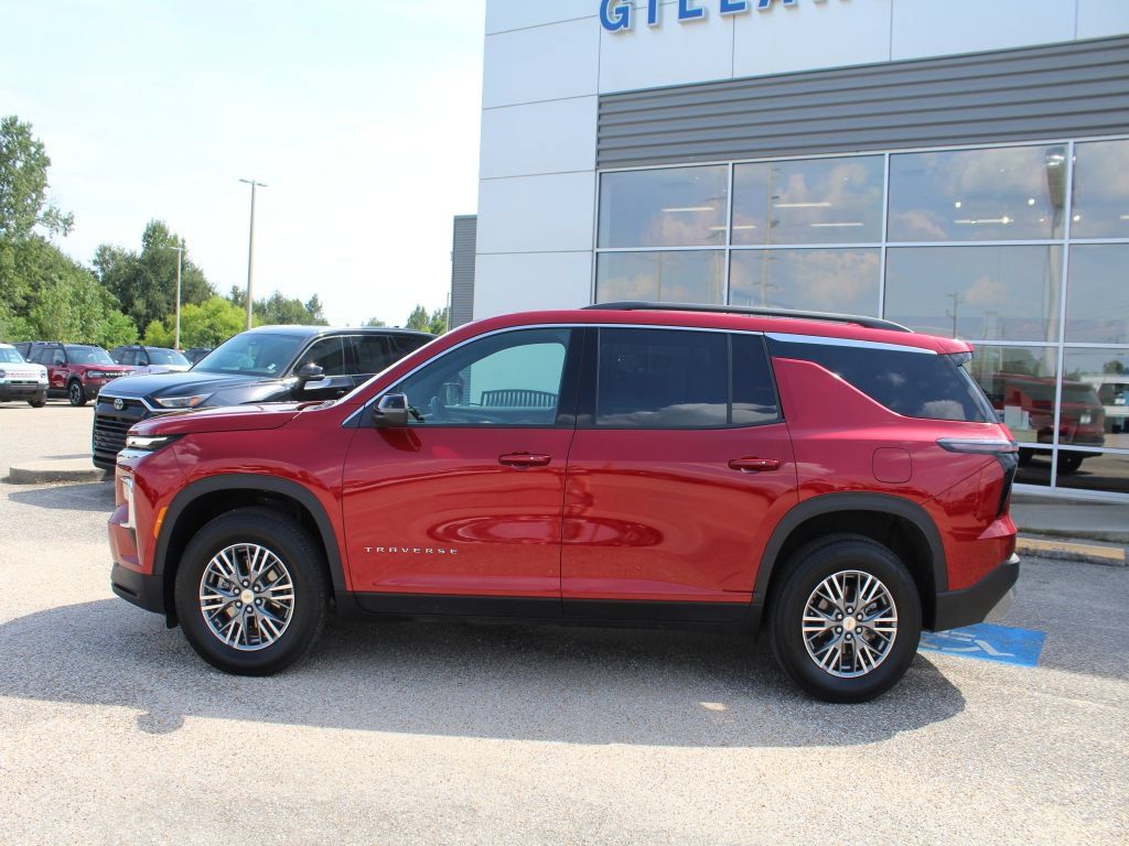 Used 2026 Chevrolet Traverse LT AWD/4WD image 8