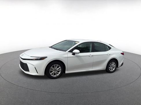 Used 2026 Toyota Camry LE FWD image 7