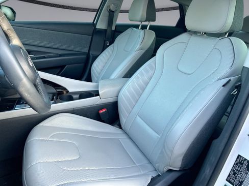 Used 2024 Hyundai Elantra Limited FWD image 11