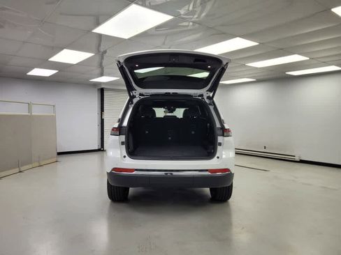 New 2025 Jeep Grand Cherokee Limited image 7