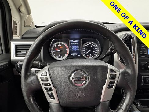 Used 2016 Nissan Titan XD image 22